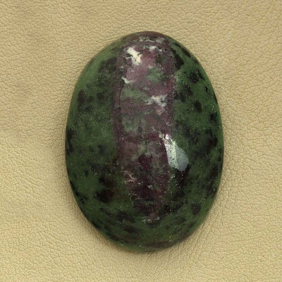 Цоизит, кабошон овальный 37х51